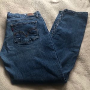 WomensLevi’s blue jeans